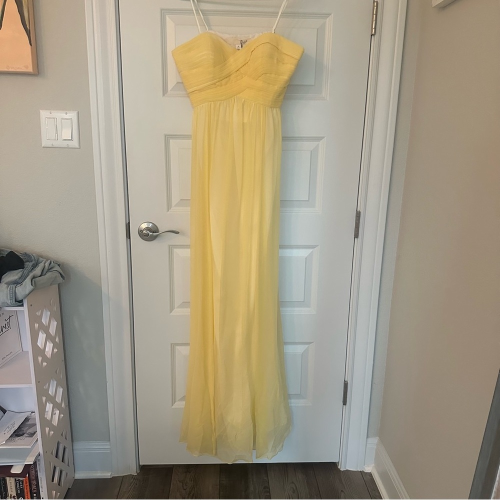 Size 8 NWT beautiful strapless gown